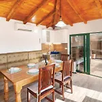 4 Bedroom Stunning In *