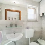4 Bedroom Stunning In Neoric