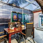 4 Bedroom Stunning In Ferienhaus Neoric