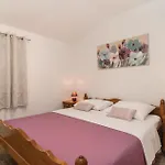 4 Bedroom Stunning In * Neoric