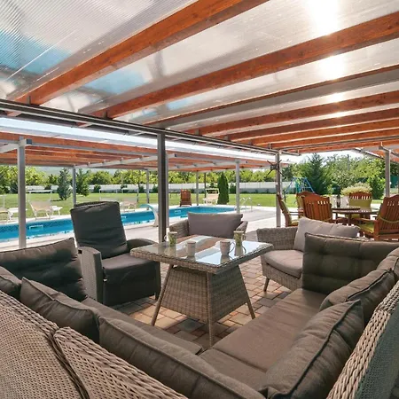 Luxurious In بيت للعطل *