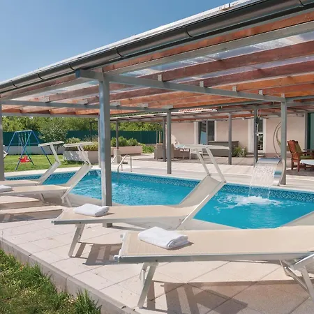 Сasa de vacaciones 4 Bedroom Stunning In