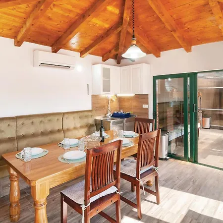 4 Bedroom Stunning In *