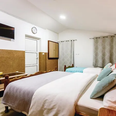 Luxurious In بيت للعطل Neoric